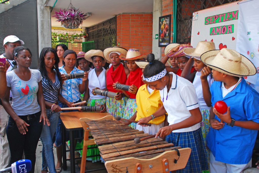 Apoyamos la conservación musical de los ritmos del pacífico