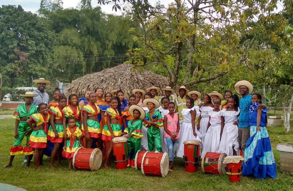 El baile y la musica alejan del mal uso del tiempo libre